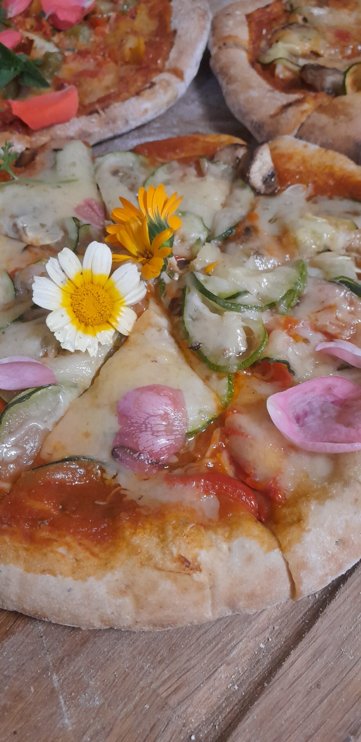 Pain, farine, pizza, oeufs, fromage